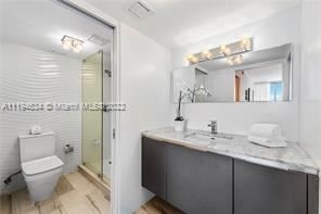 2655 Collins Ave # Ph02-04 - Photo 8