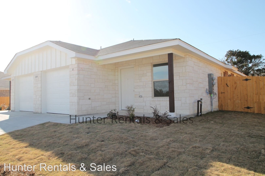 1810 Ponca Trace - Photo 1