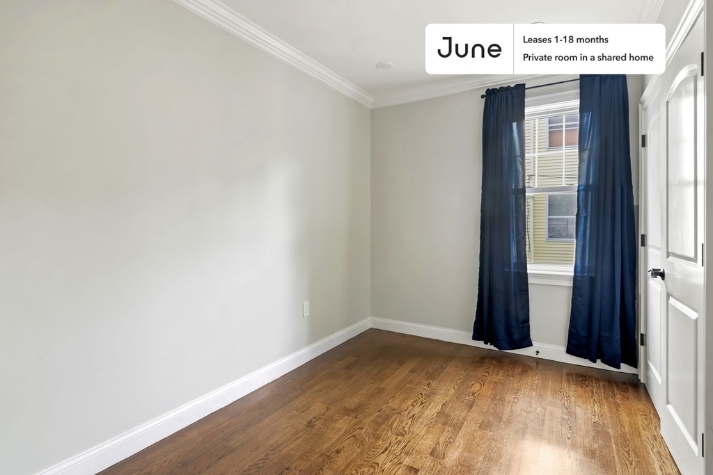 490 Washington Street - Photo 11