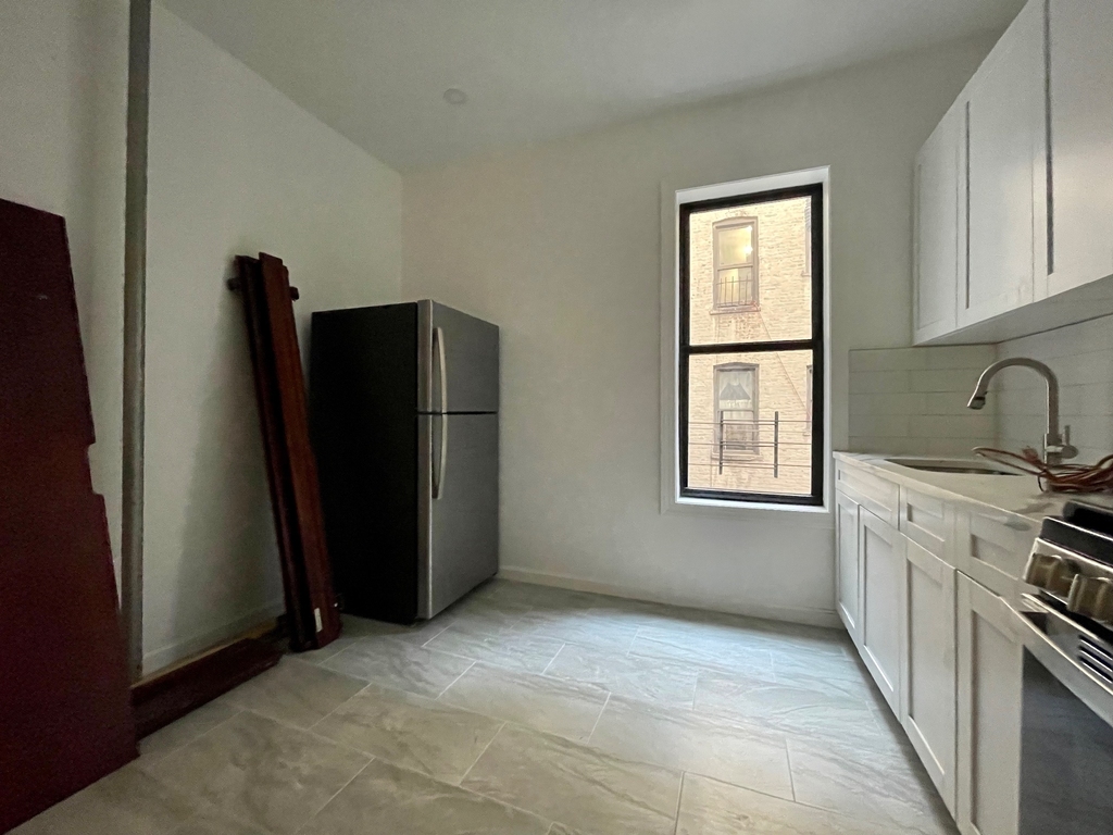 515 West 175th Street - Photo 10