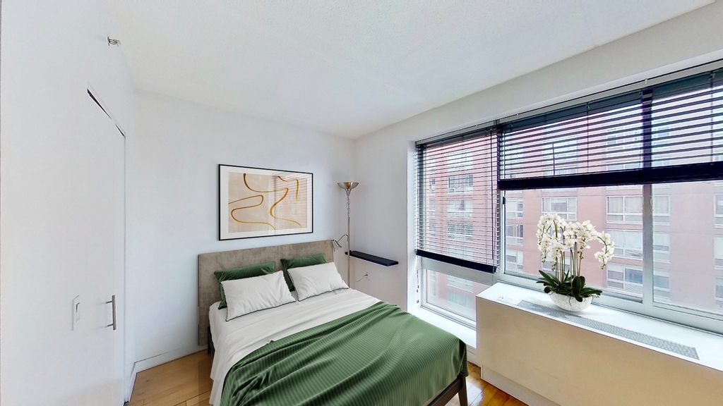 555 West 23rd Street - Photo 2