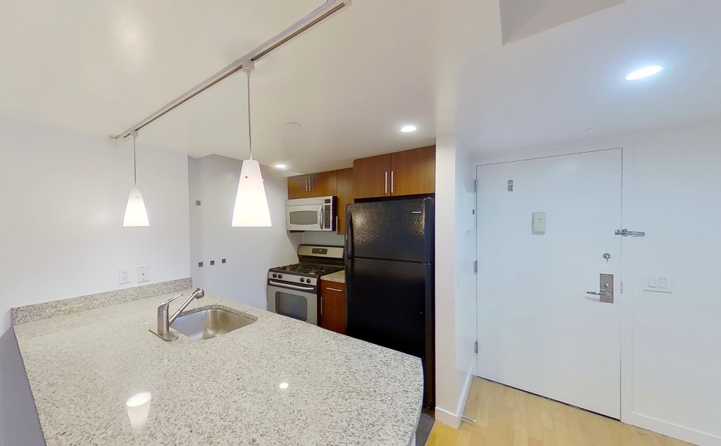 555 West 23rd Street - Photo 5