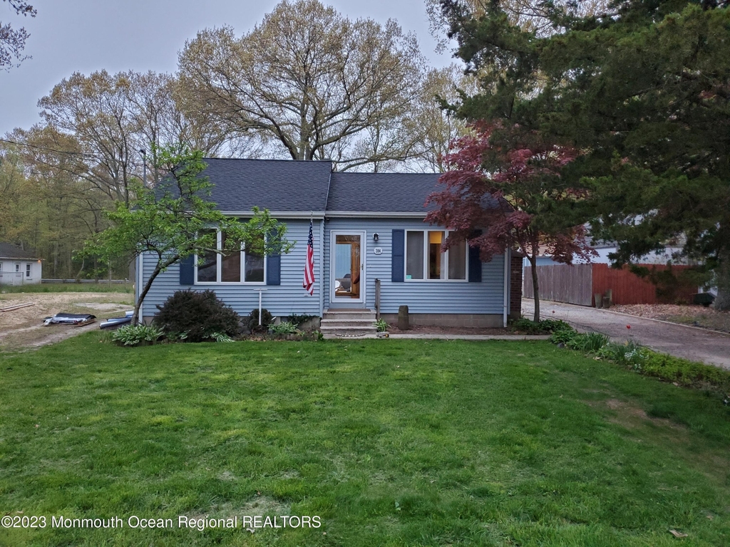 384 E Barnegat Avenue - Photo 0