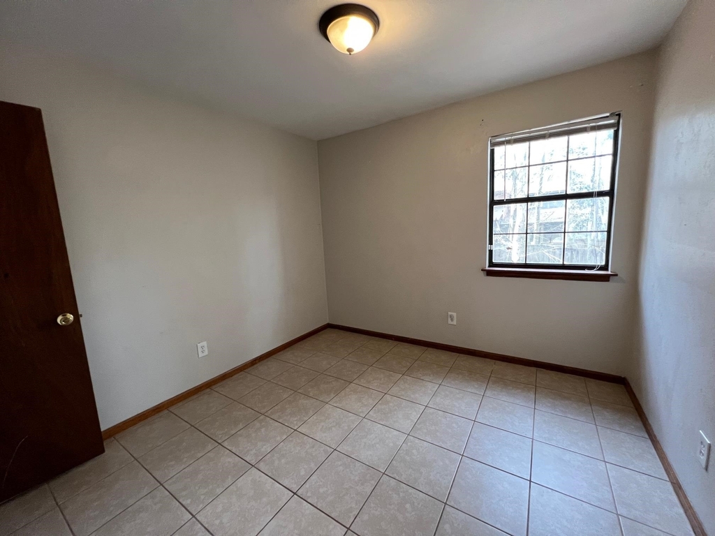 211 Parkbrook Circle - Photo 11