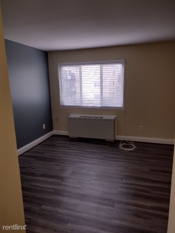 1009 Chillum Road 410 - Photo 2