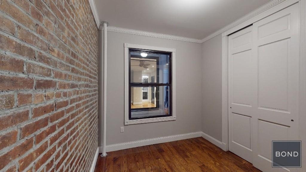 436 West 52nd Street - Photo 6