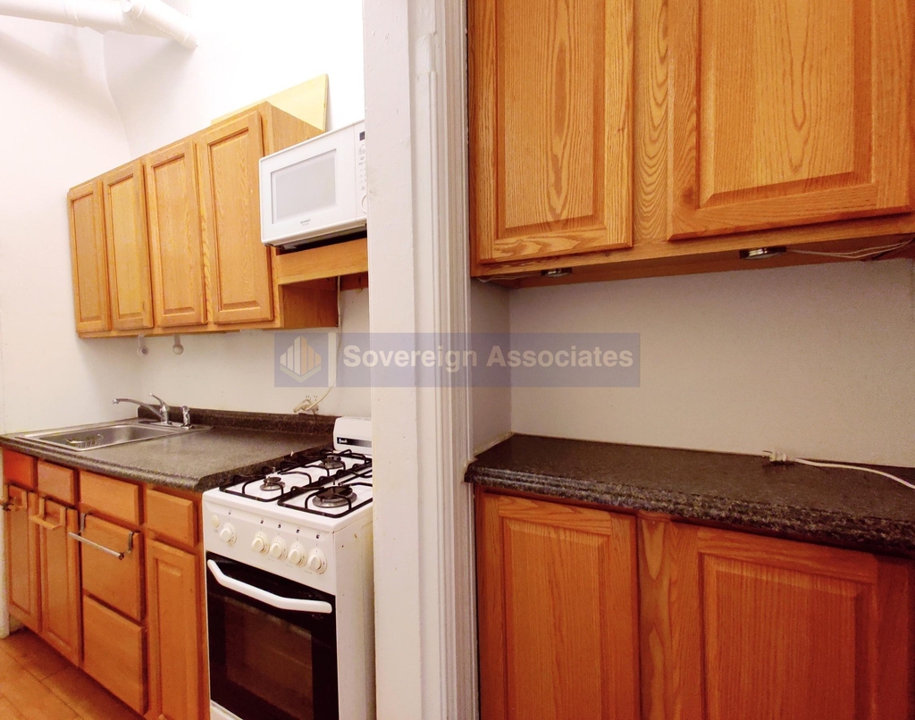 136 West 83rd Street - Photo 8