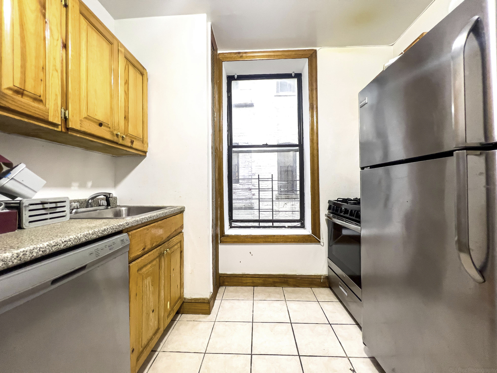 529 West 151st Street - Photo 8