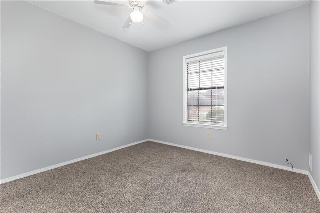 10304 Southridge Terrace - Photo 10