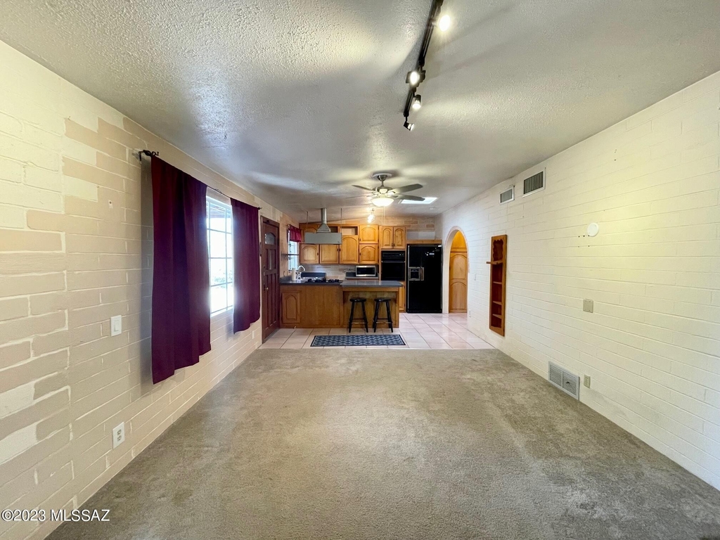 2866 N Desert Avenue - Photo 8