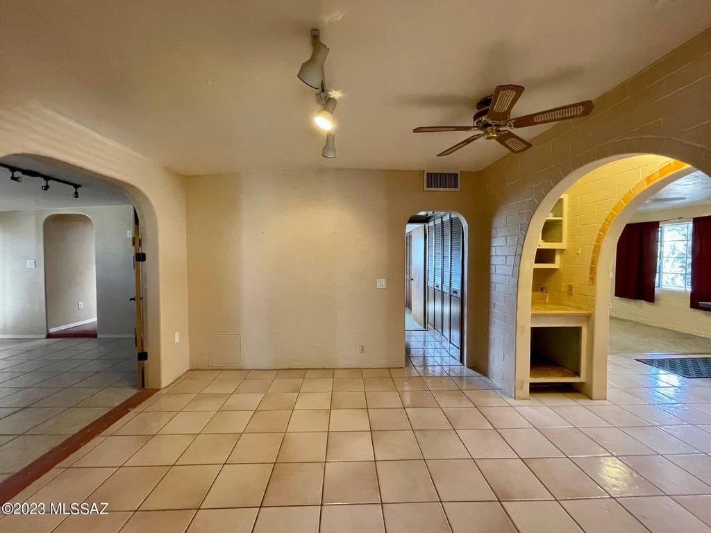 2866 N Desert Avenue - Photo 5