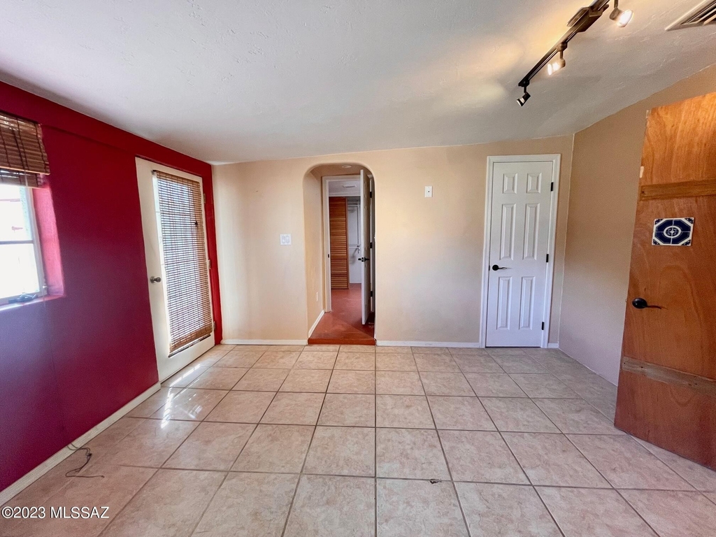 2866 N Desert Avenue - Photo 24