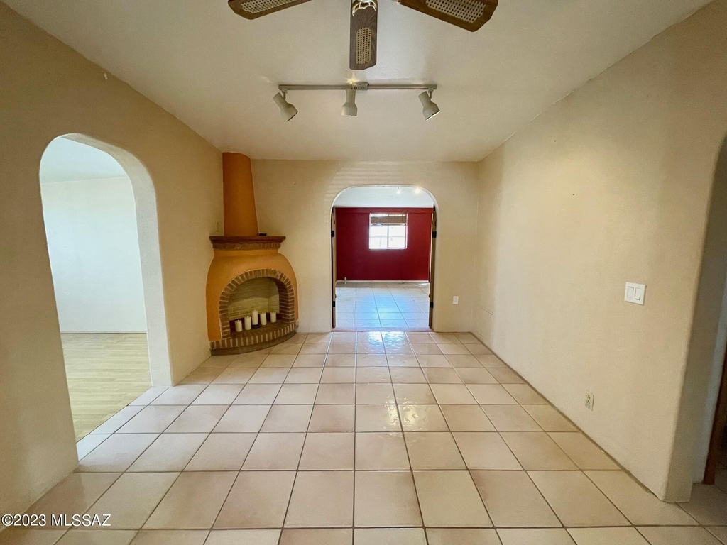 2866 N Desert Avenue - Photo 4