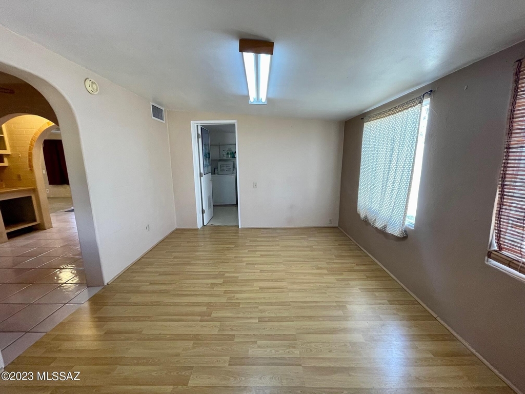 2866 N Desert Avenue - Photo 3