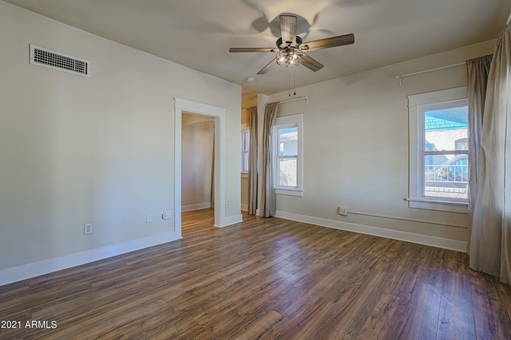 1005 E Moreland Street - Photo 2