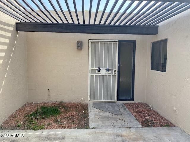 231 Laguna Drive W - Photo 2