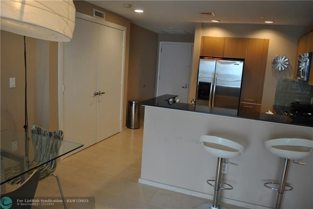 1060 Brickell Ave - Photo 3