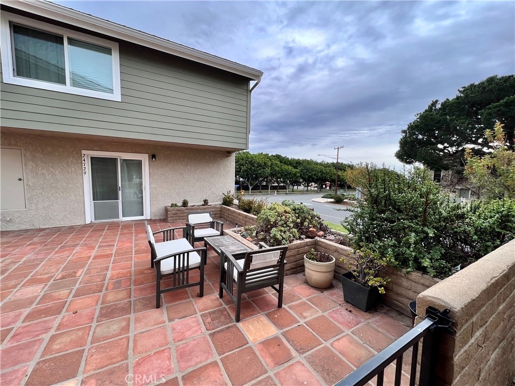 24709 Santa Clara Avenue - Photo 4