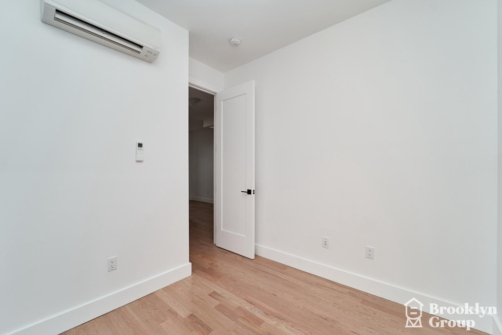 1027 Putnam Avenue - Photo 13