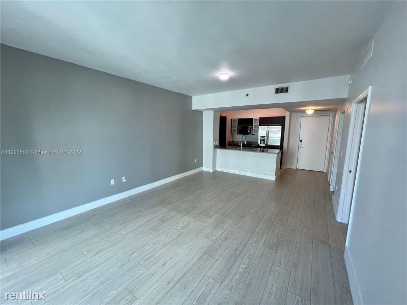 950 Brickell Bay Dr 802 - Photo 3