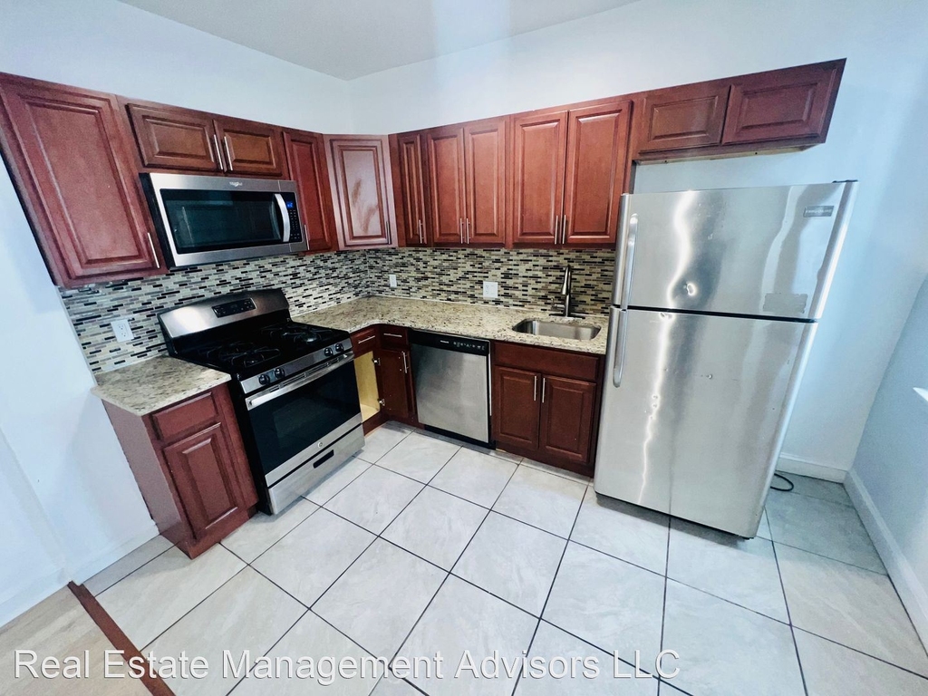 231 S 51st Street - Photo 5