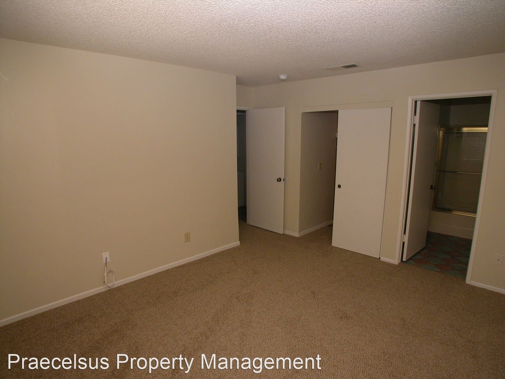 2047 Lakeridge Circle #104 - Photo 4