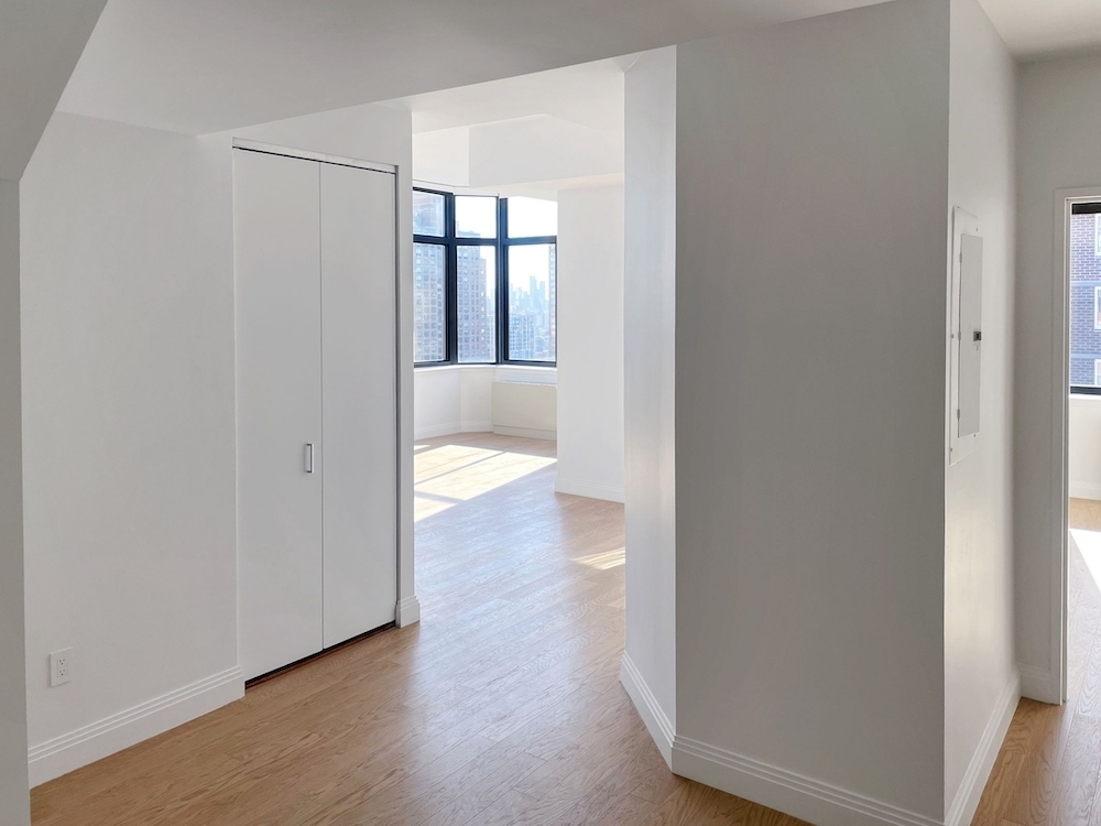 345 East 94th Street - Photo 8