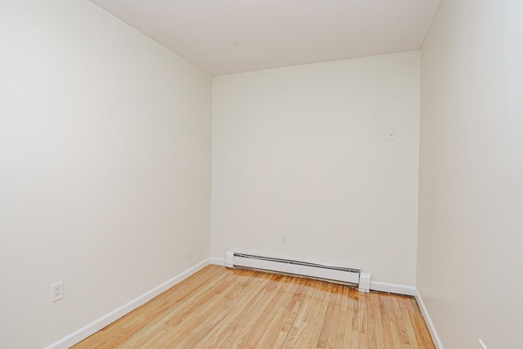 1337 Park Place - Photo 10