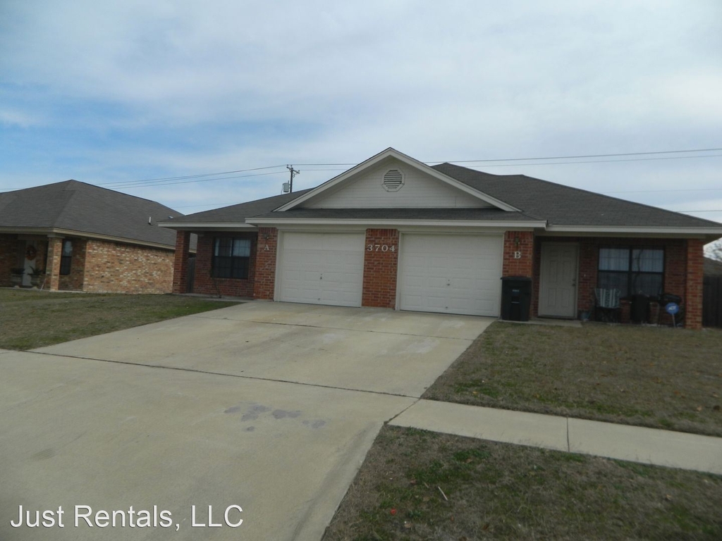 3704 Littleleaf Dr - Photo 0