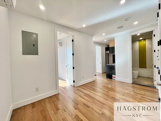 631 East 6th Street - Photo 5