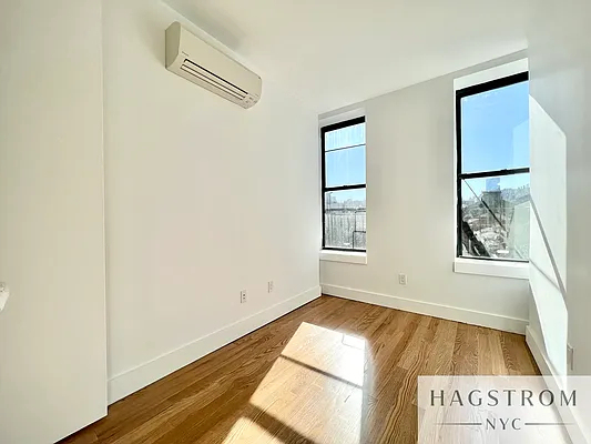 631 East 6th Street - Photo 3