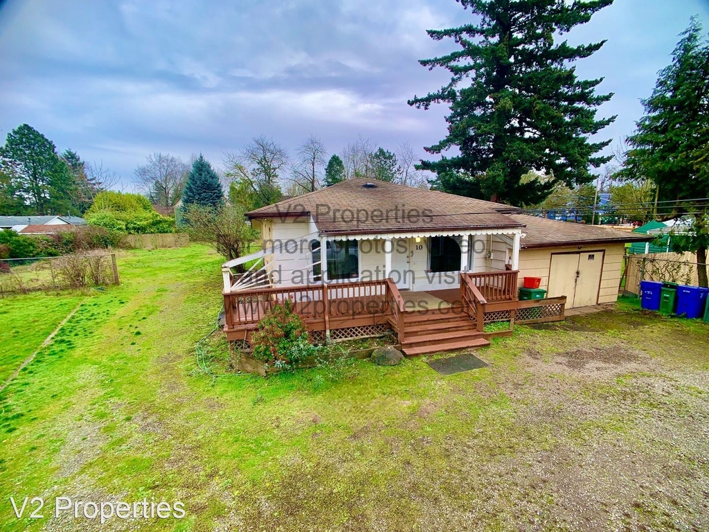 10 Se 188th Ave - Photo 2