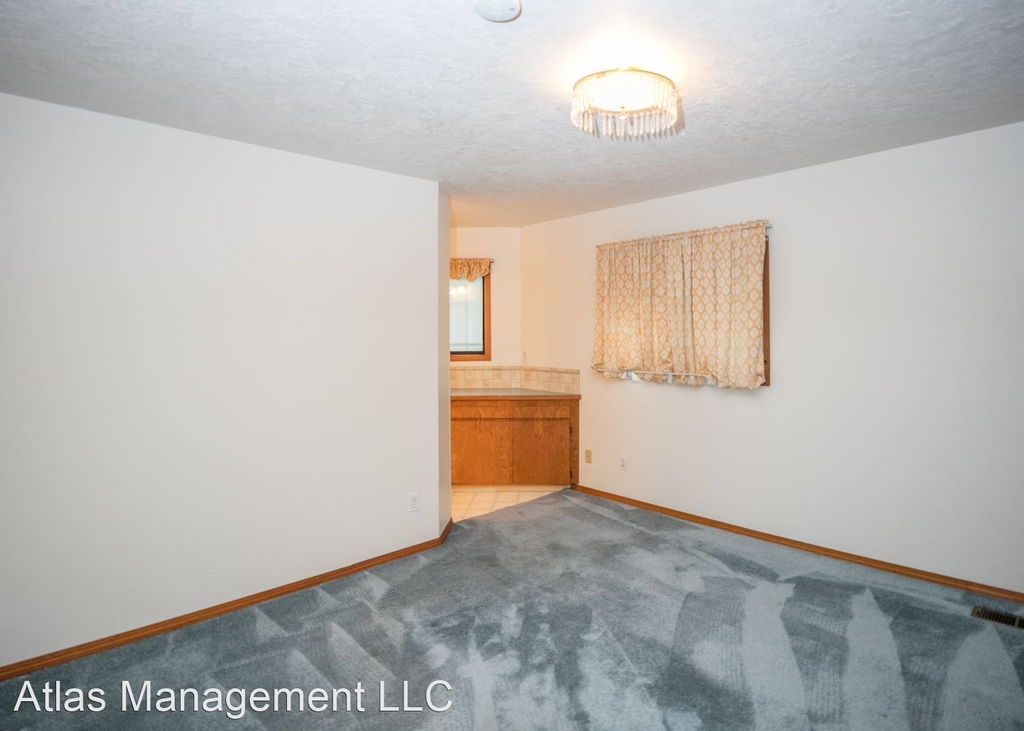 6221 Se 87th Ave. - Photo 1