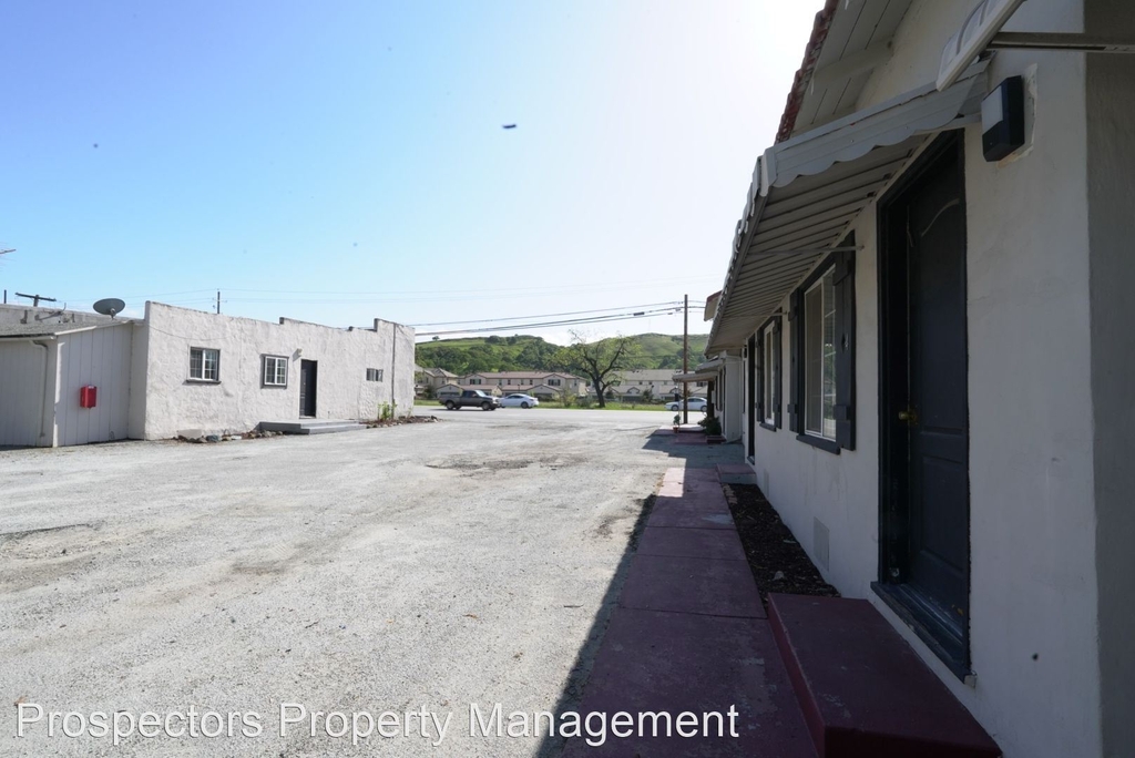 19040 Monterey Rd - Photo 2