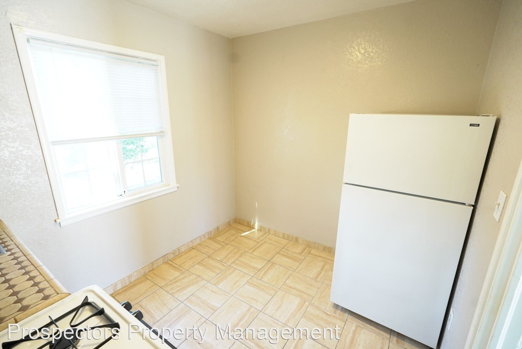 19040 Monterey Rd - Photo 11