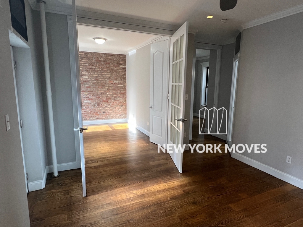 340 East 18th Street - Photo 4