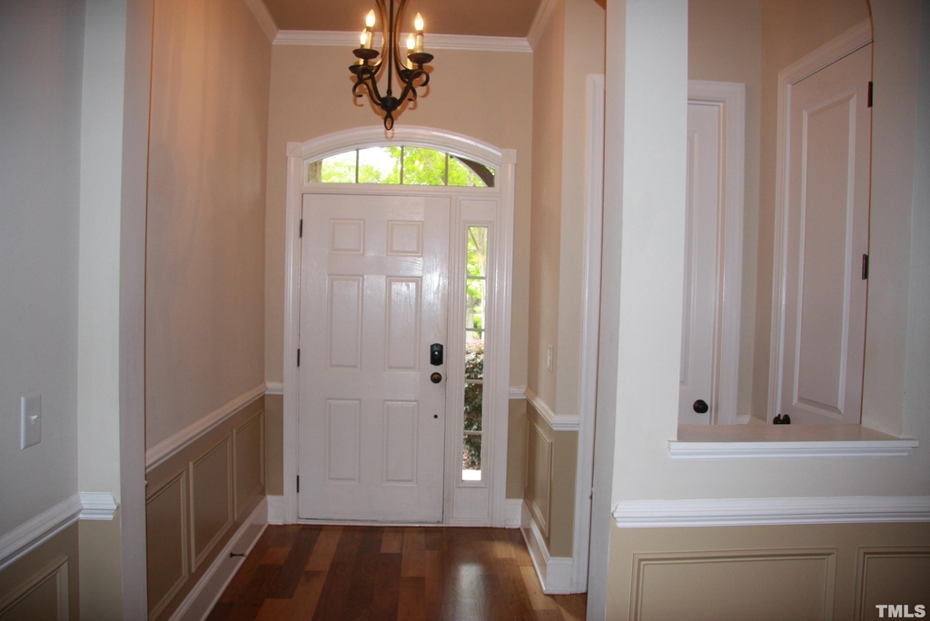 413 Travertine Dr - Photo 2