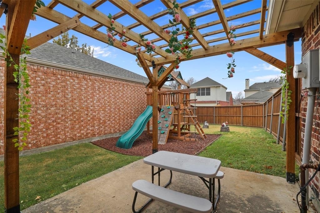 7907 Rosebriar Lane - Photo 1