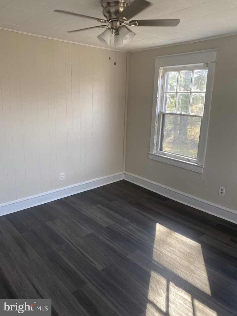 360 Elm Avenue - Photo 6