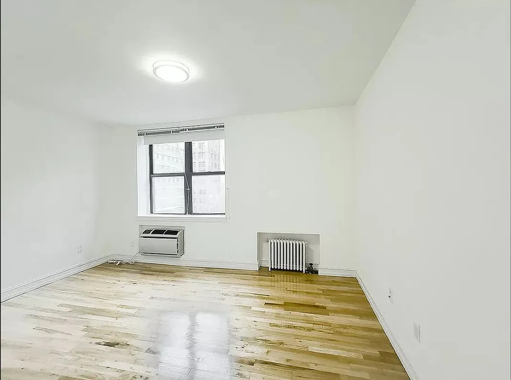 238 East 36th Street - Photo 3