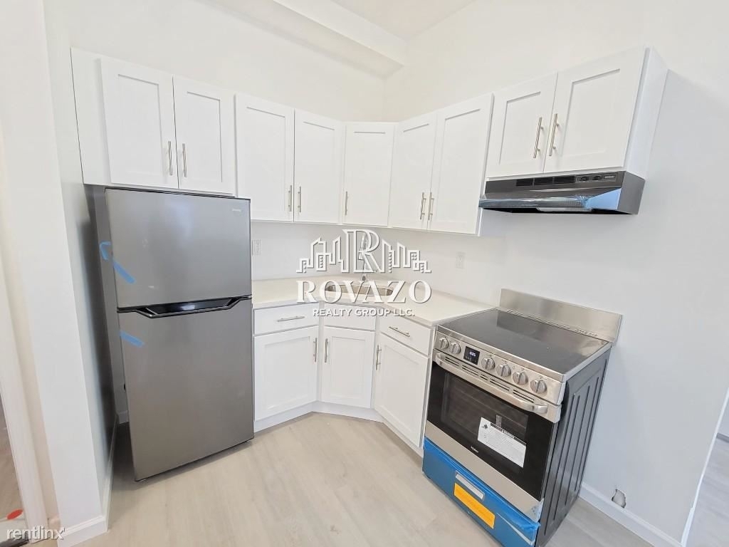 137 W 5th Ave Apt 1a - Photo 1