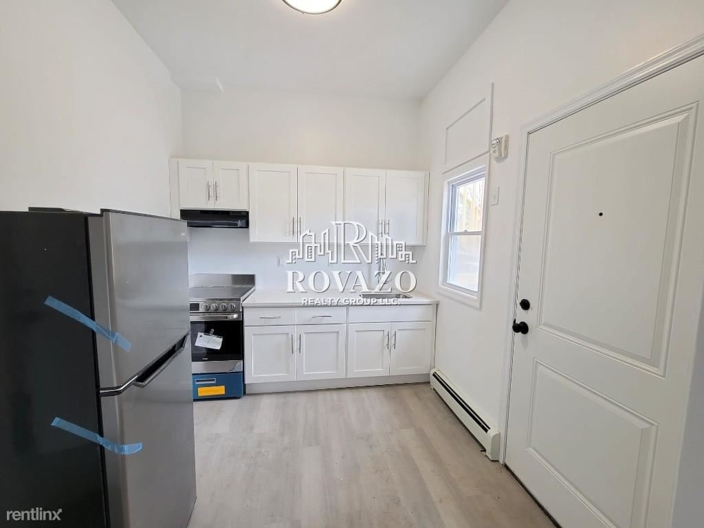 137 W 5th Ave Apt 1a - Photo 8