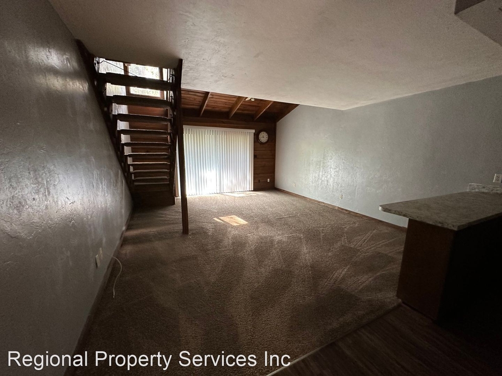 308 Vantage Point Ln. - Photo 1