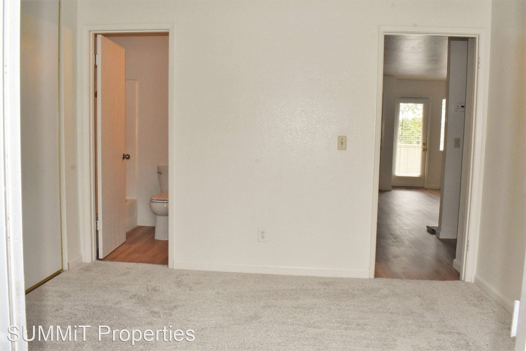 131 Alaska Avenue - Photo 2