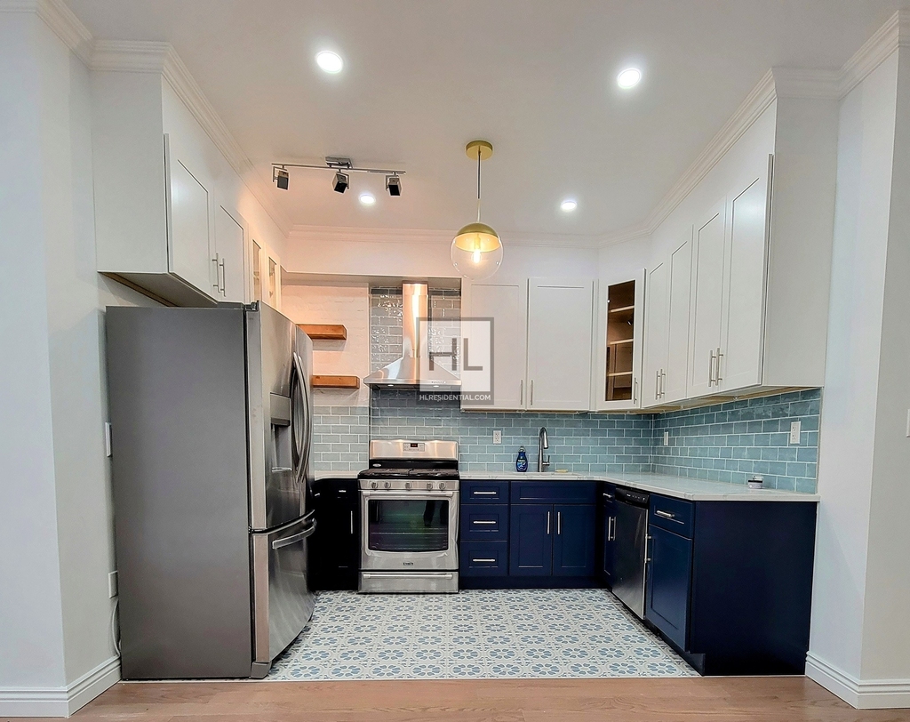 212 14th Street - Photo 1