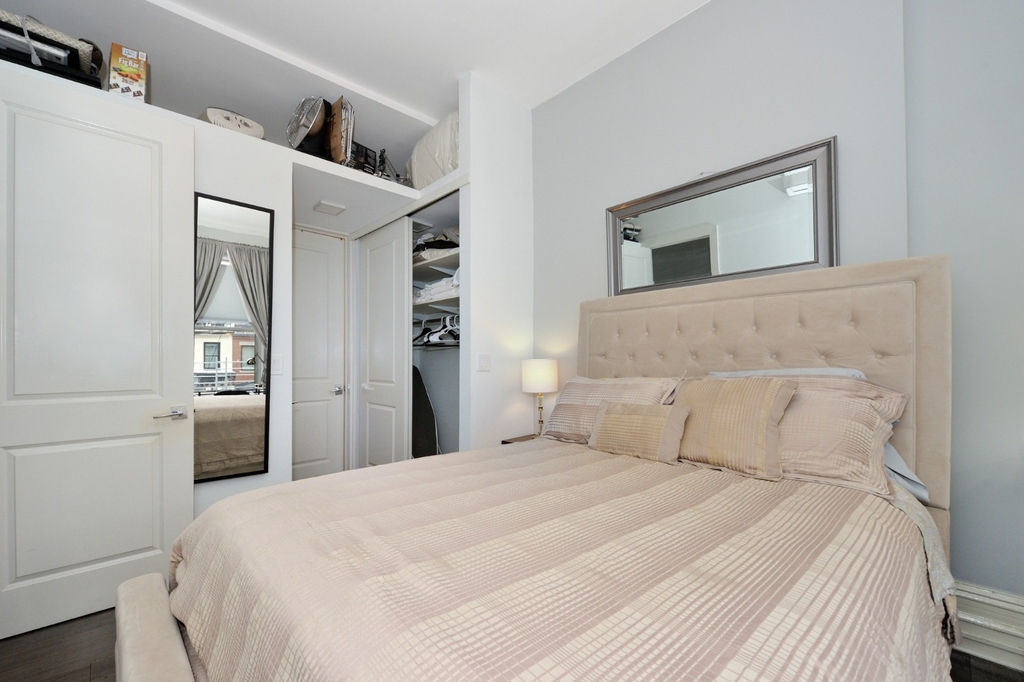 7 West 82nd Street - Photo 2