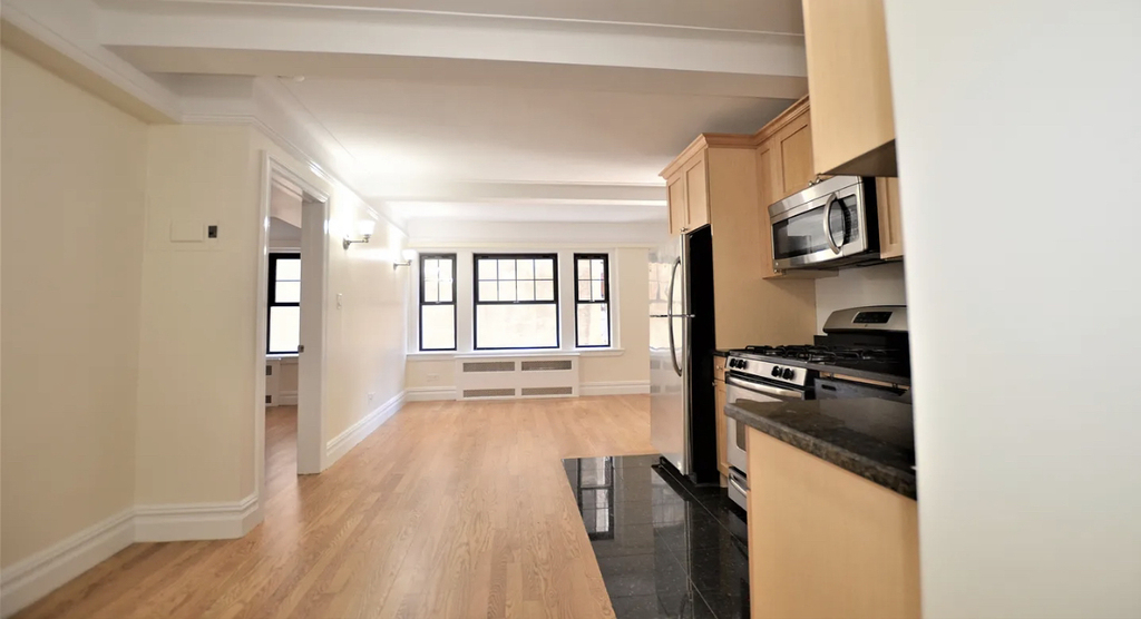95 Christopher Street - Photo 1