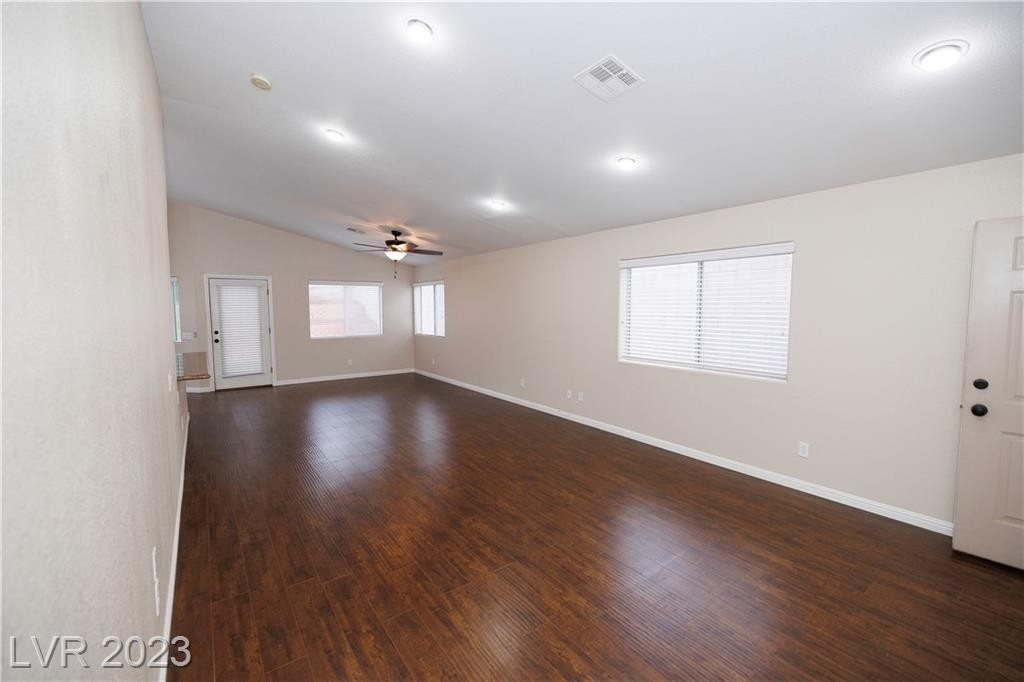 2123 Sunset Vista Avenue - Photo 19