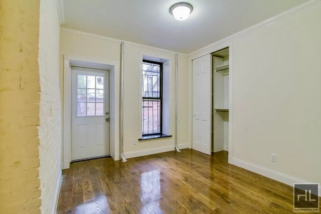 635 East 6th Street - Photo 4