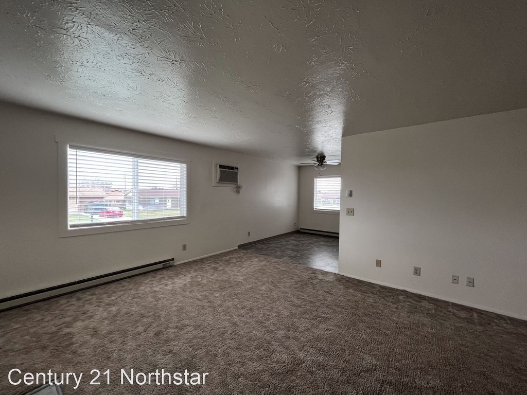 201-218 N Park Ave - Photo 1